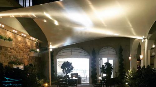 danjeh-cafe-queen-center-fereshteh-shade.jpg